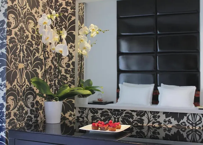 Galaxy Art Hotel