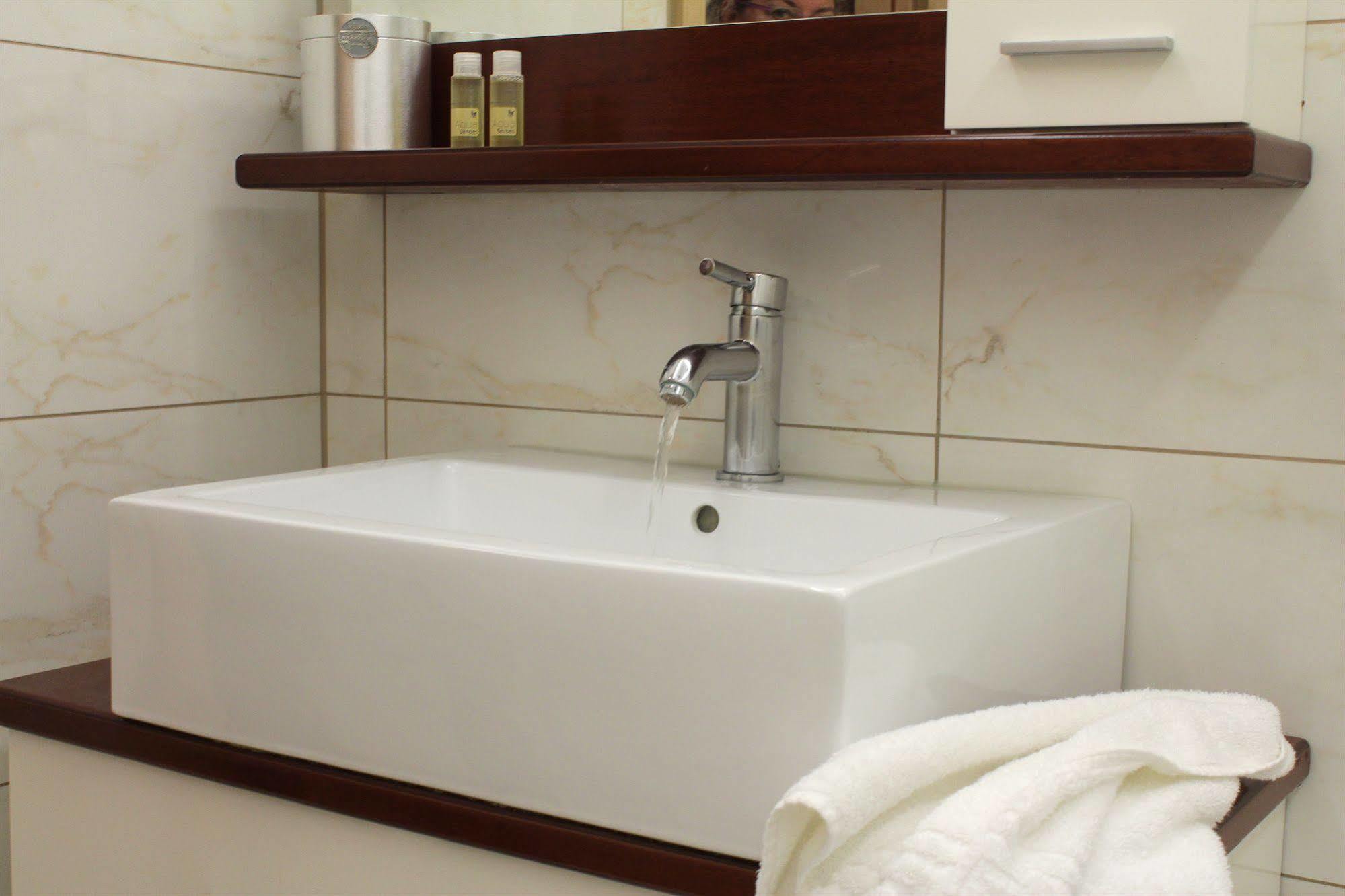 Galaxy Art Hotel 3*